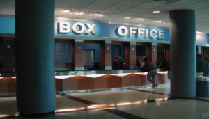 Omar Farias Luces Box Office